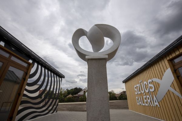 szucs-galeria-240503-str-88820F134-E6BC-3DE9-BB9B-04FD8E623C3F.jpg